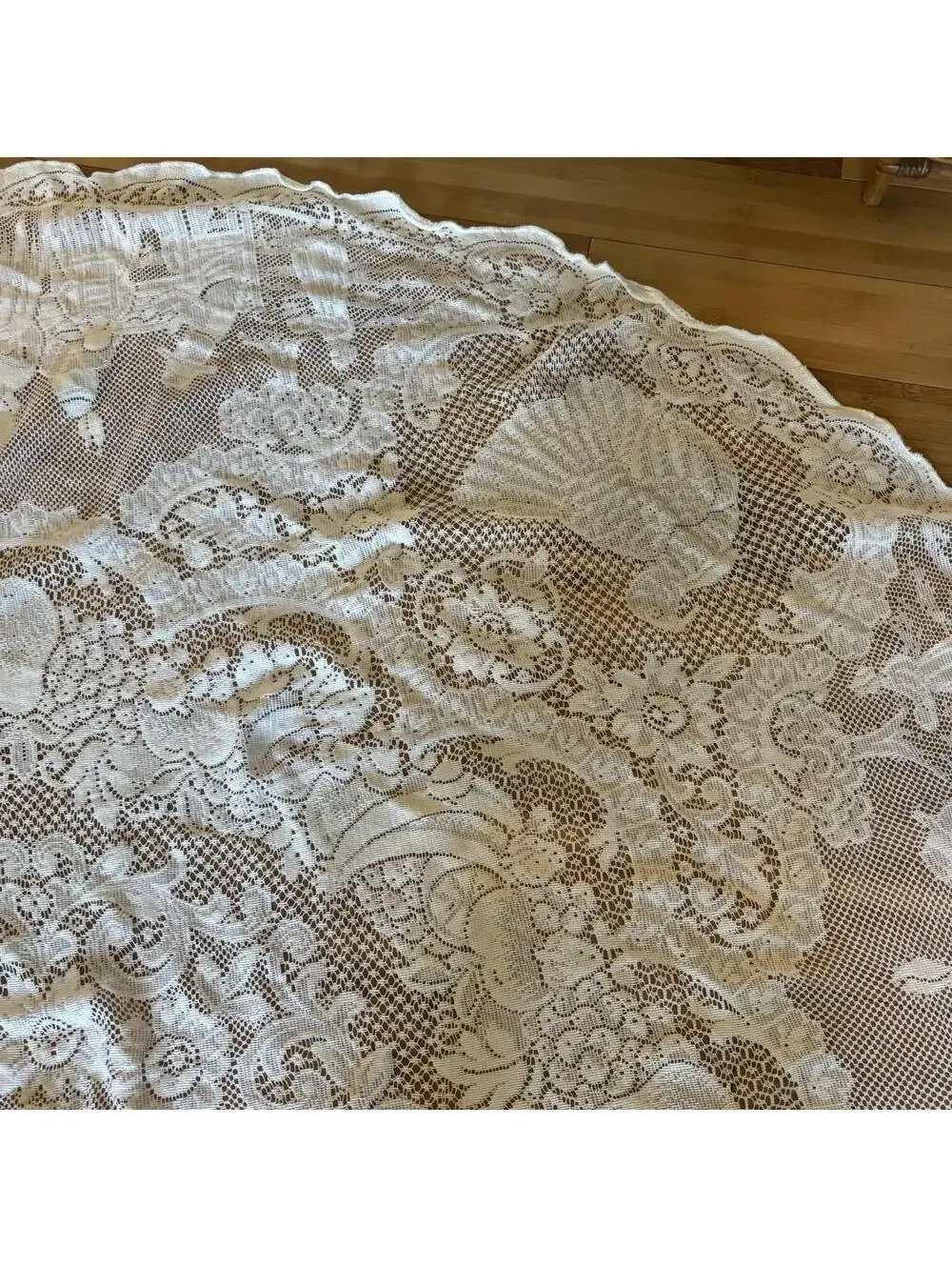 Vintage Figural Lace Tablecloth Round 68” Scenic Banquet Birds
